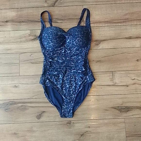 Blue And Silver Slimming Swimsuit By Nip Tuck. Size 6 - Picture 4 of 17